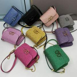 Picture of Valentino Handbags _SKUfw123605376fw